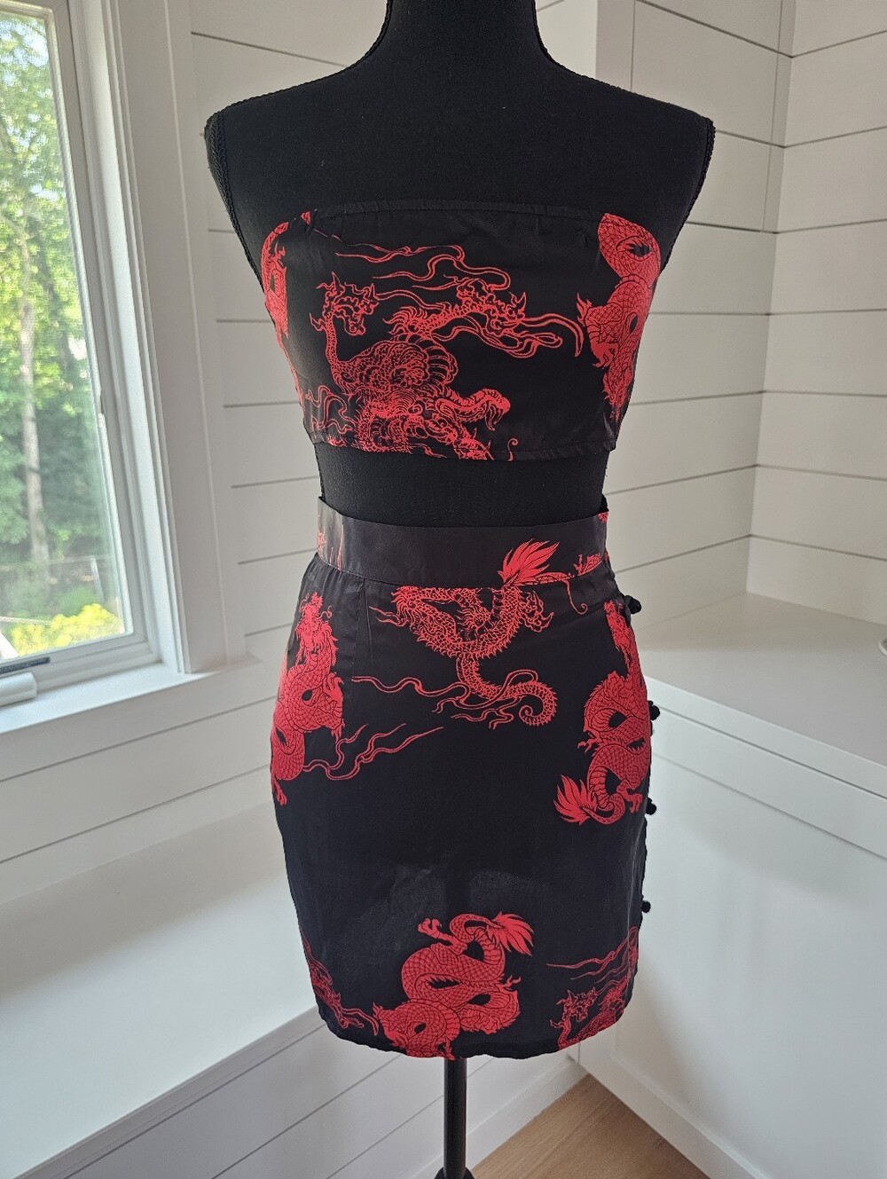 Black & Red Dragon Print High-Waist Mini Skirt & Top Set  Women